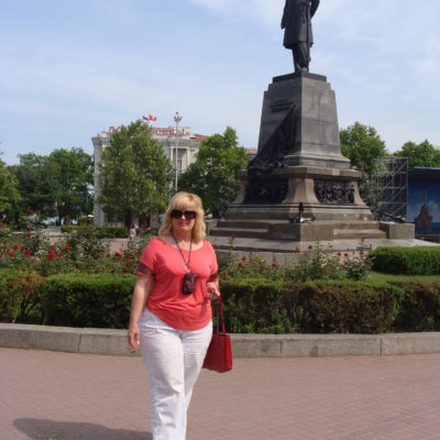 На площади Нахимова