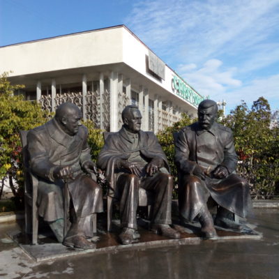 Памятник участникам Ялтинской конференции, Ливадия